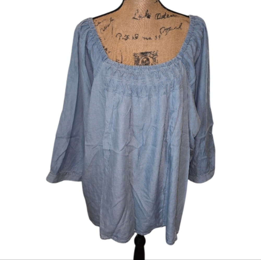 Club Z Blue Smocked 3/4 Sleeve Relaxed Chambray Lightweight Blouse Plus Size 3X‎